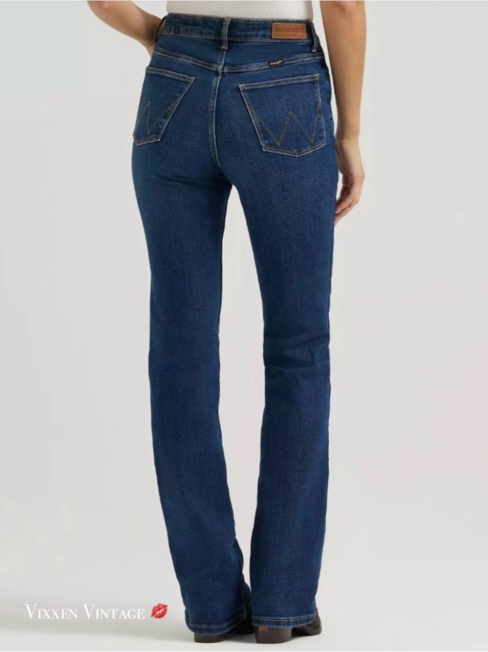 WRANGLER 'HIGH-RISE BOLD BOOT' JEANS IN BLUE WASH